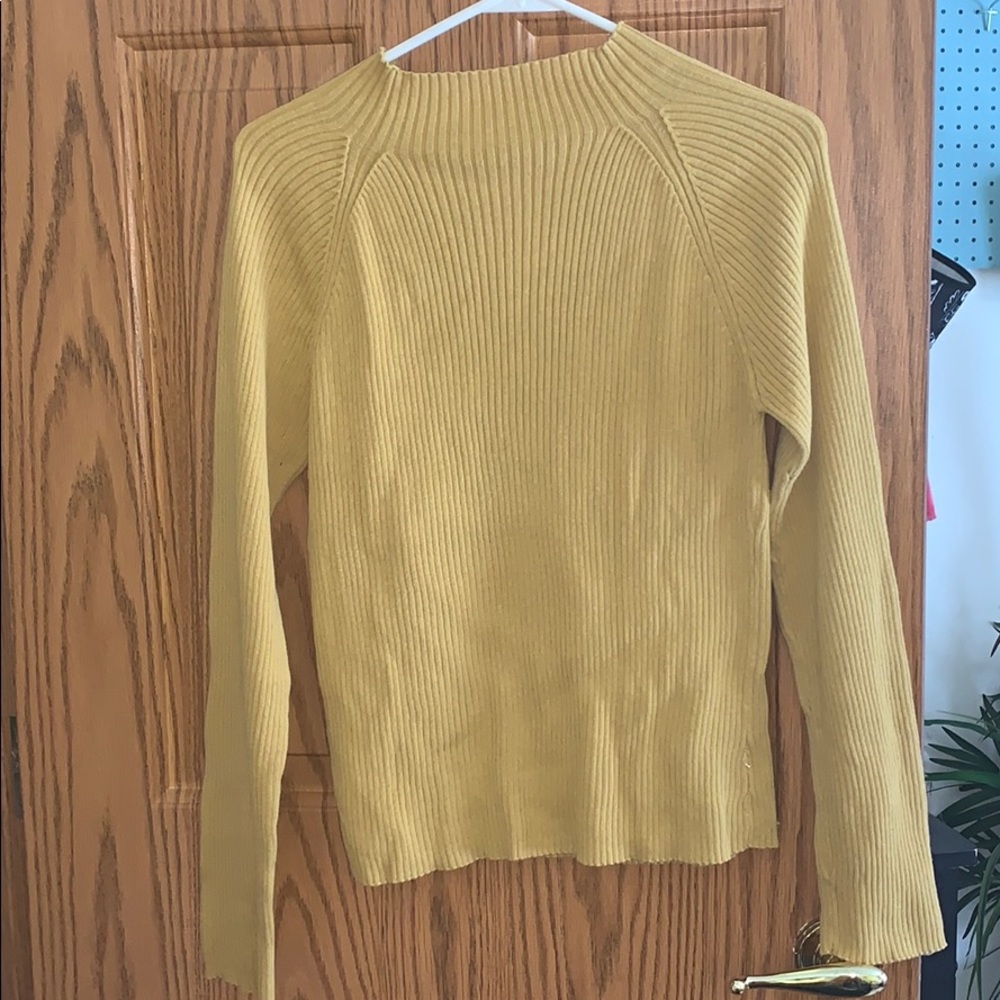yellow jh collectibles top
